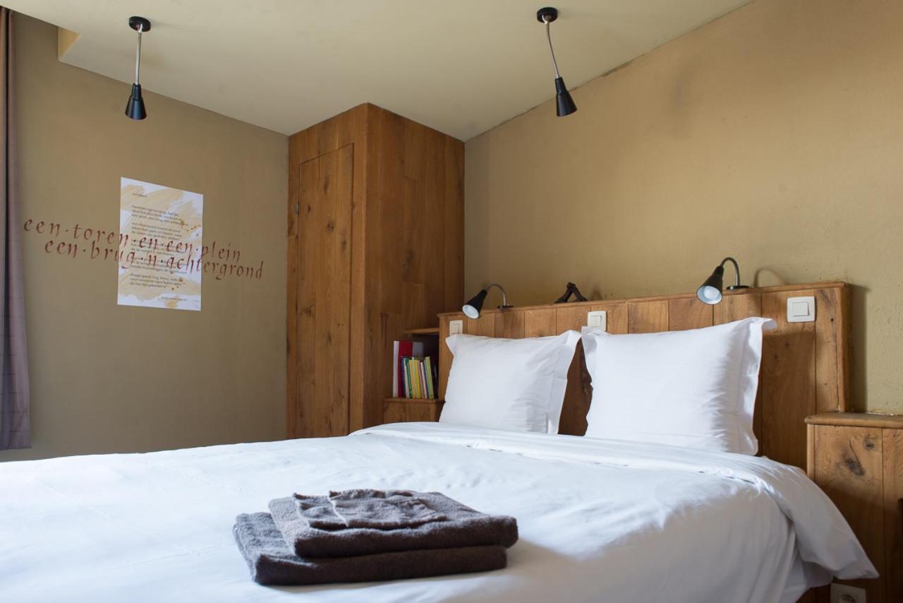 Poeziehotel Surplace - 15 Min Van Pairi Daiza & Industriezone Ghislenghien Bever Buitenkant foto